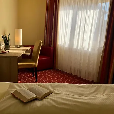 Montivo Koeln-bonn Airport - Ehemals Montana Hotel 3*