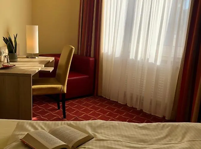 Montana Koeln-bonn Airport Hotel 3*