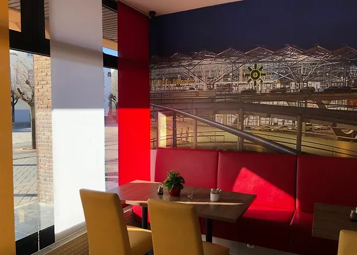 科隆-波恩机场蒙大拿酒店 特罗斯多夫