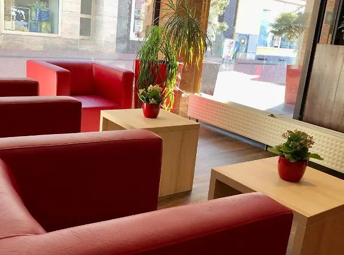 科隆-波恩机场蒙大拿酒店 特罗斯多夫