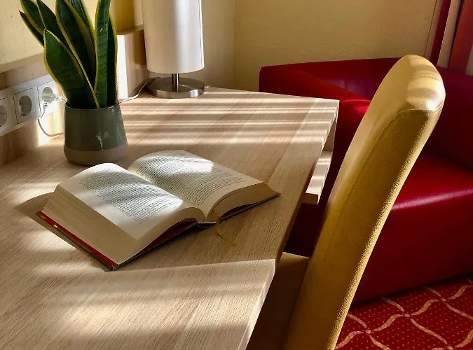 科隆-波恩机场蒙大拿酒店 特罗斯多夫