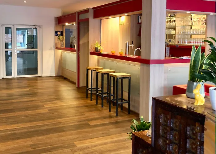 科隆-波恩机场蒙大拿酒店 3*